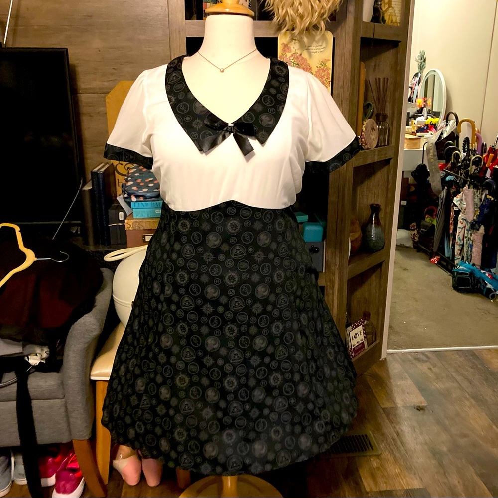 NWOT FANTASTIC BEASTS LIMITED EDITION DRESS SIZE18